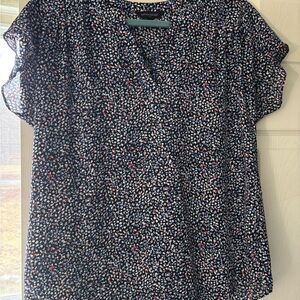 Banana Republic Navy Floral Short Sleeve V-Neck Top